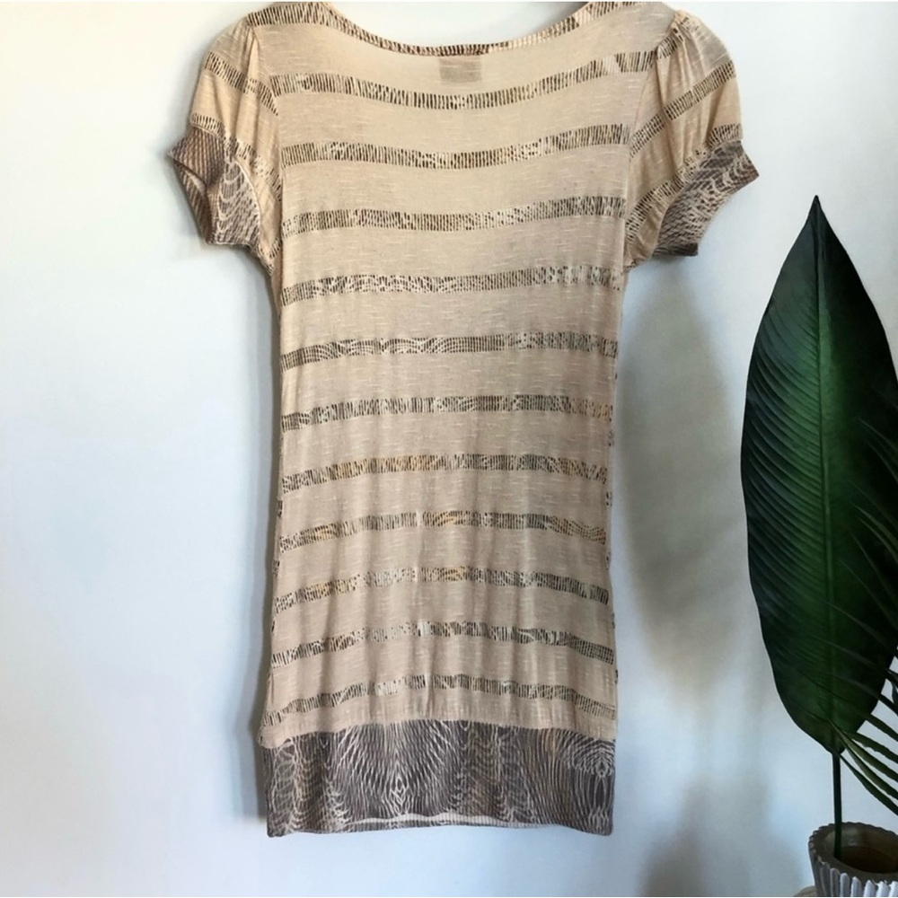 Daytrip Top Bundle: Flowy Black Sleeveless Top and Short Sleeve Top - Picture 9 of 11